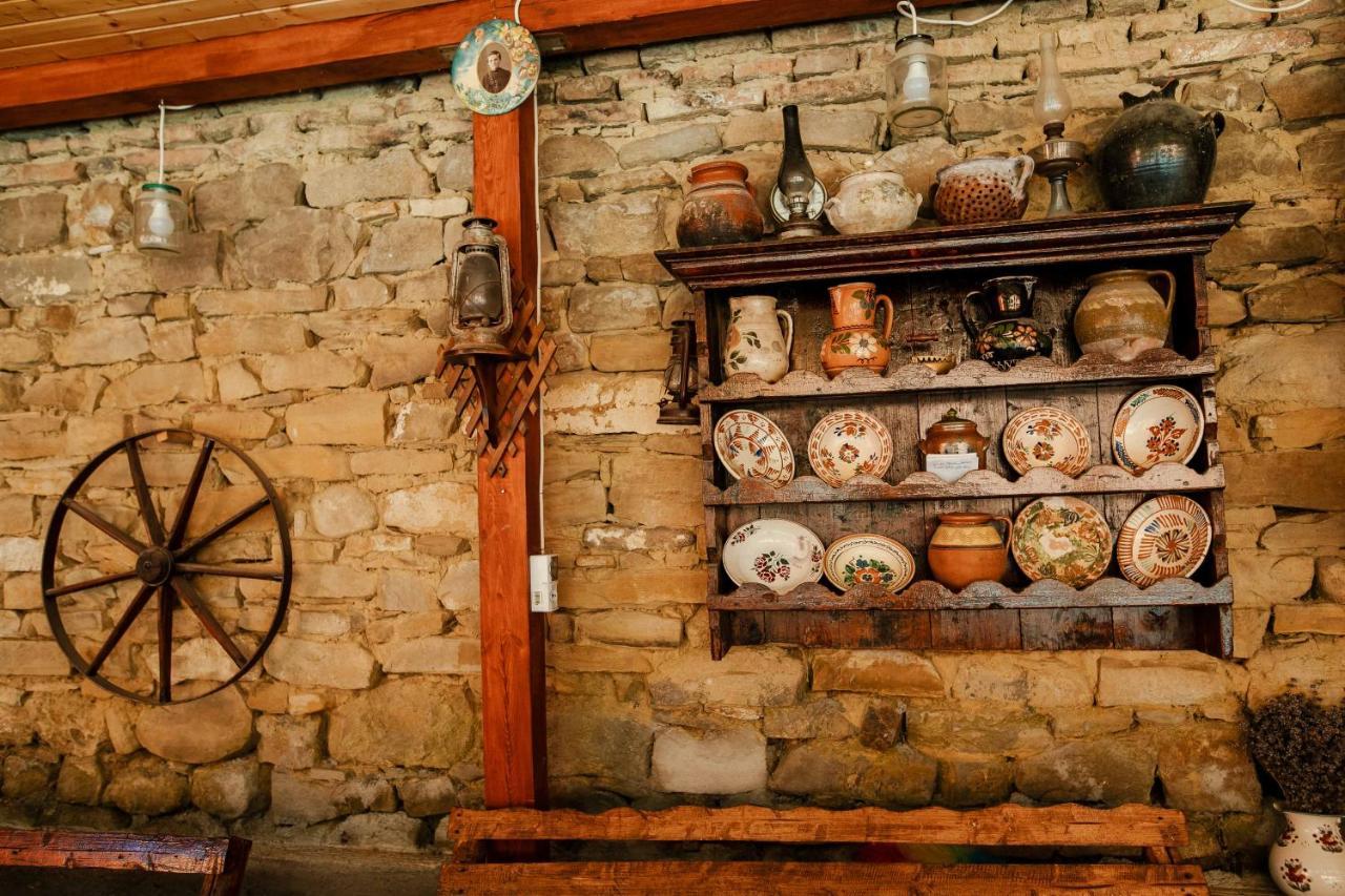 Gasthaus Casa Pe Valea Hartibaciului Barcut Exterior foto